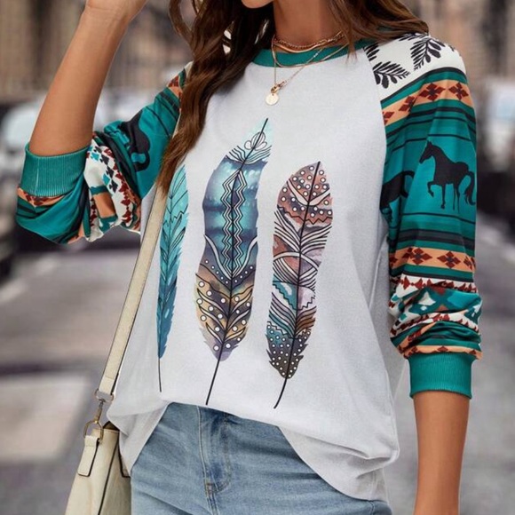🌵Aztec Feather Print Raglan Sleeve Top - Picture 14 of 16